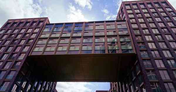 电脑突然变成智能机器人