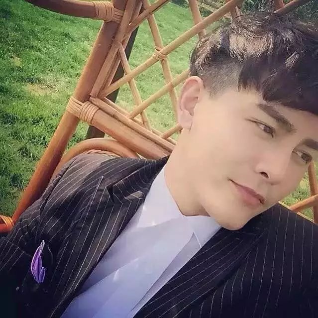 裴波梁筠