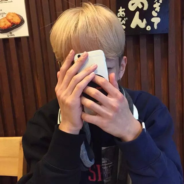 何梵澜行
