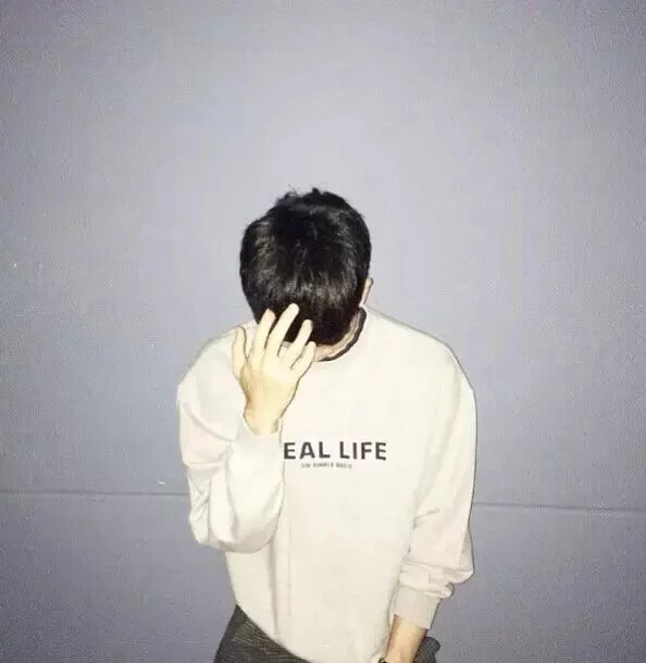 凌谦利伊