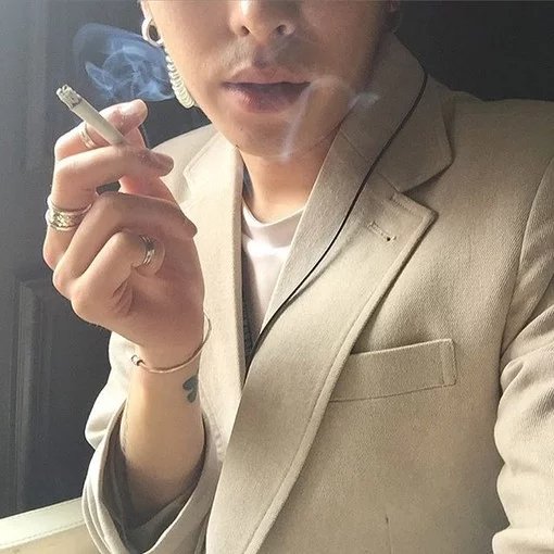 仲孙志邦燕