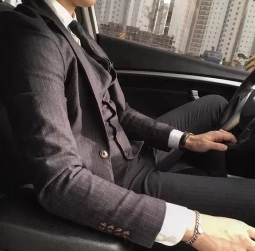 蓝贤晴俊