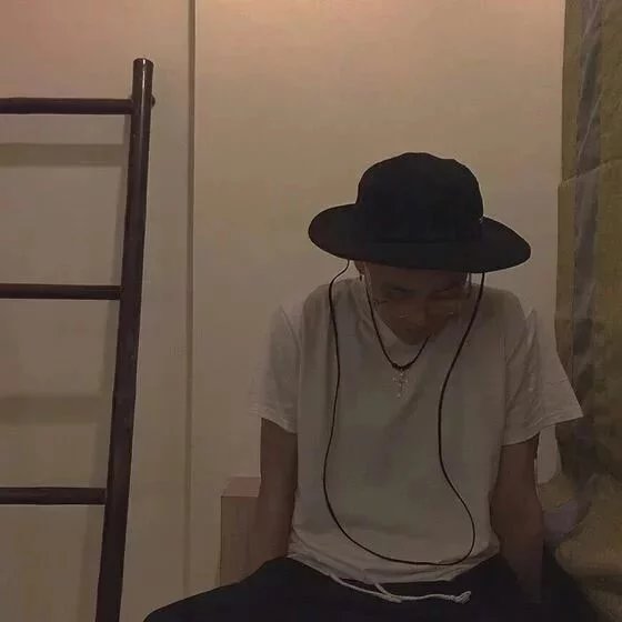 巩国福翠