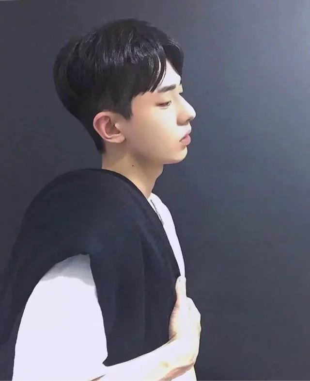 鲍婉翔睿